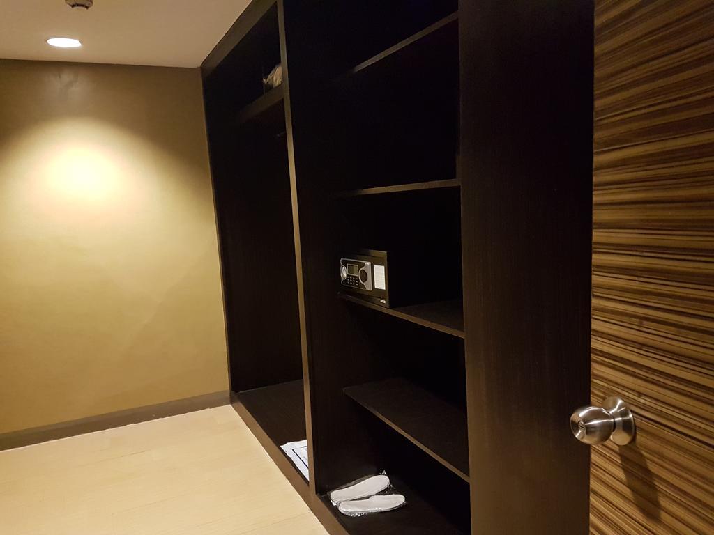 Summit Circle Cebu - Quarantine Hotel Kültér fotó